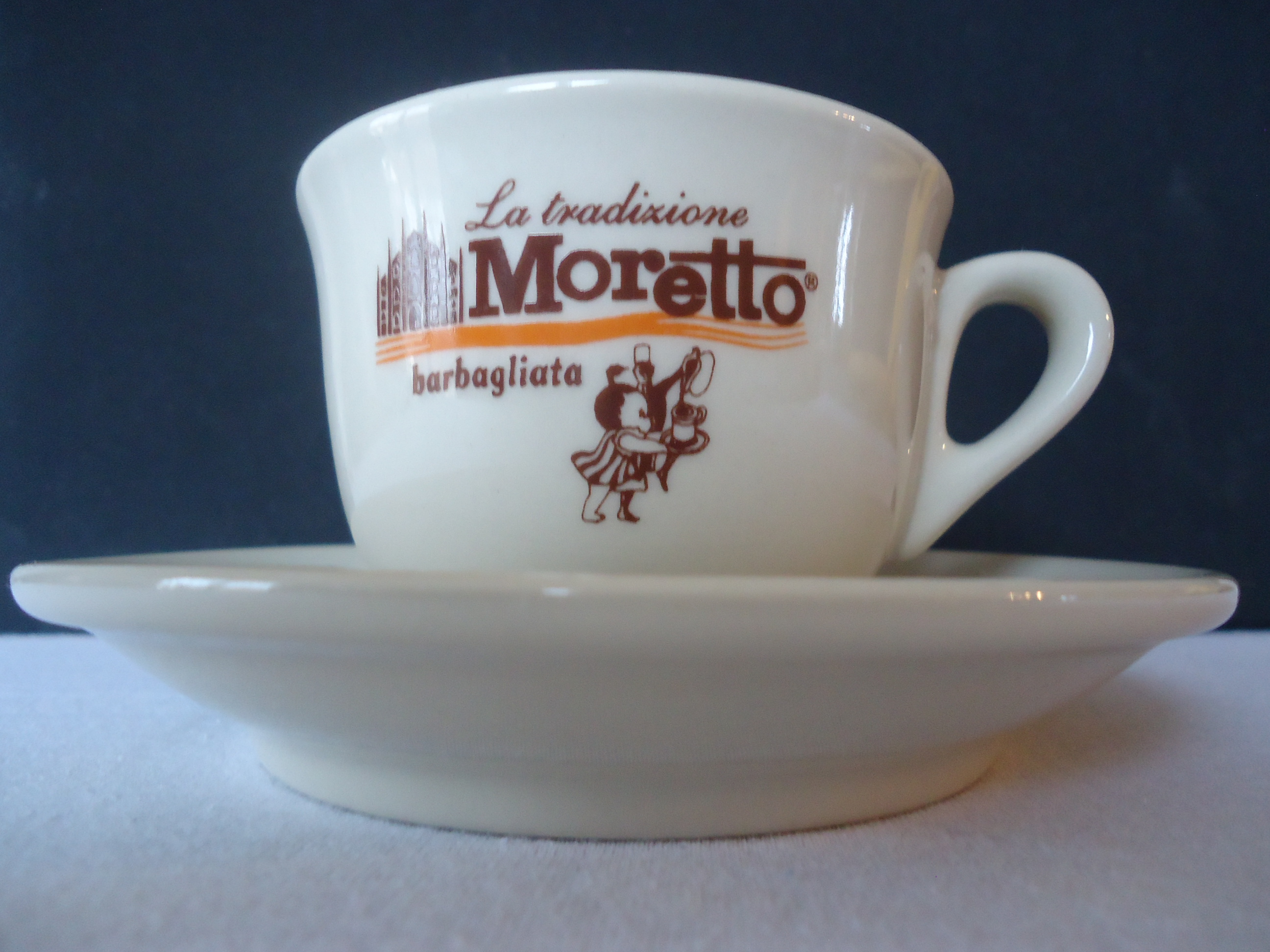Moretto - porcelánový šálek s podšálkem 