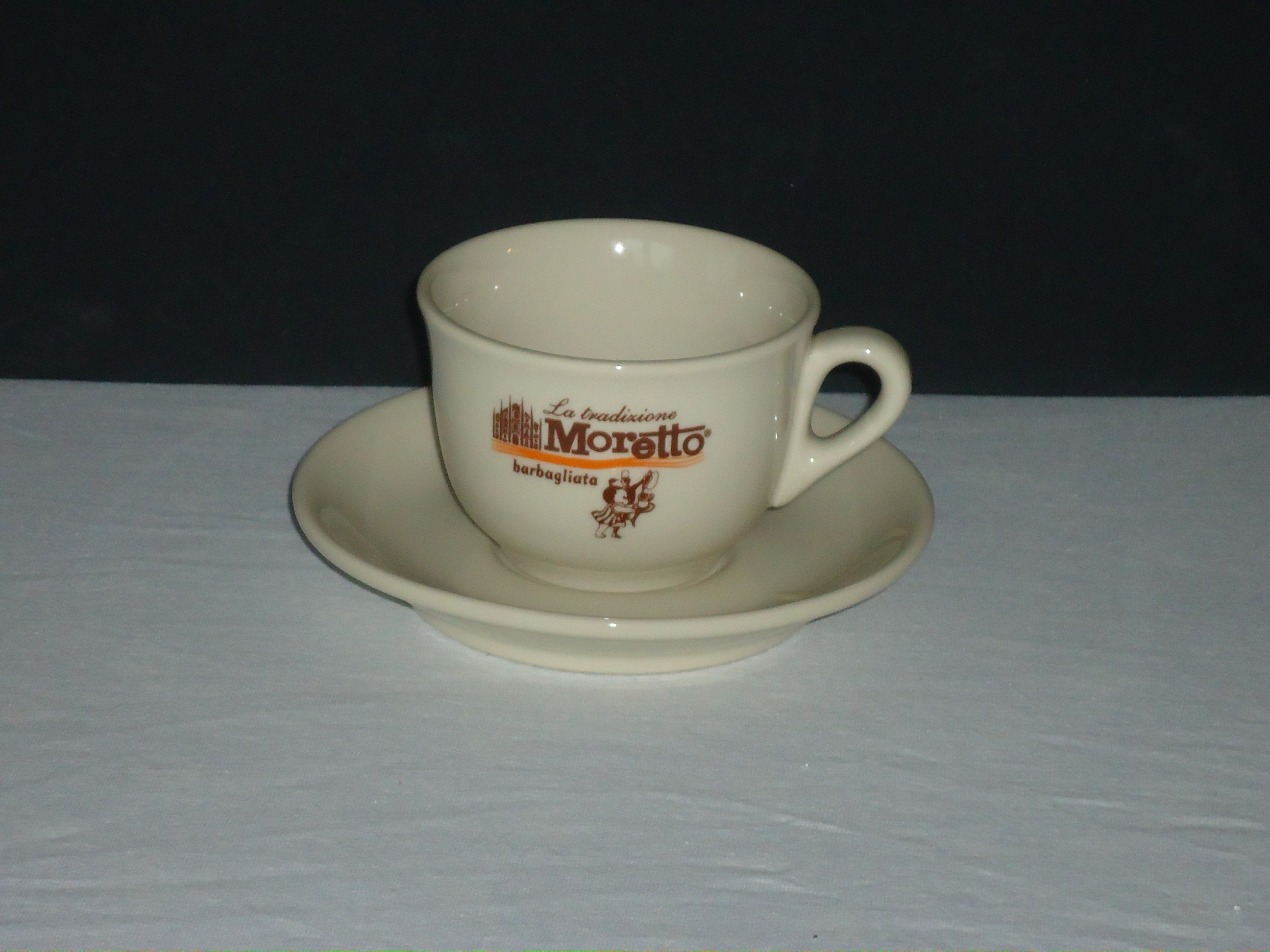 Moretto - porcelánový šálek s podšálkem 
